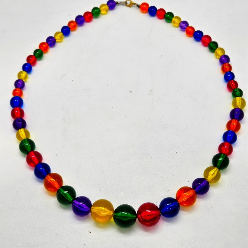 1980s Lucite Bead Necklace Vintage